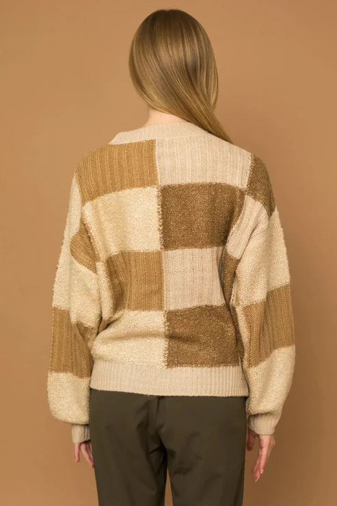 Gilli – Checkered Round Crew Neck Cozy Sweater (Taupe Mocha)